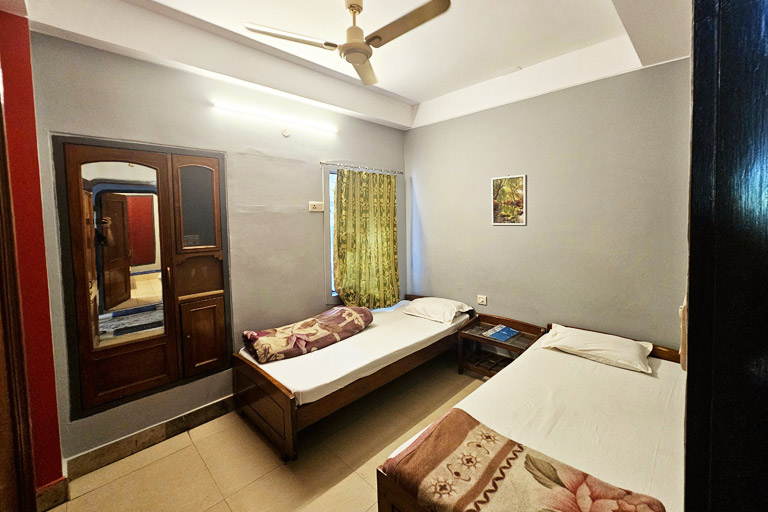 BUDGET TWIN (2 ROOM)